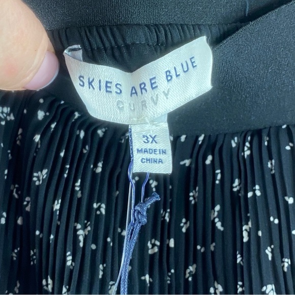 Skies Are Blue A-line Black & White Mini Floral Pleated Lined Midi Skirt Sz 3X - Picture 5 of 14